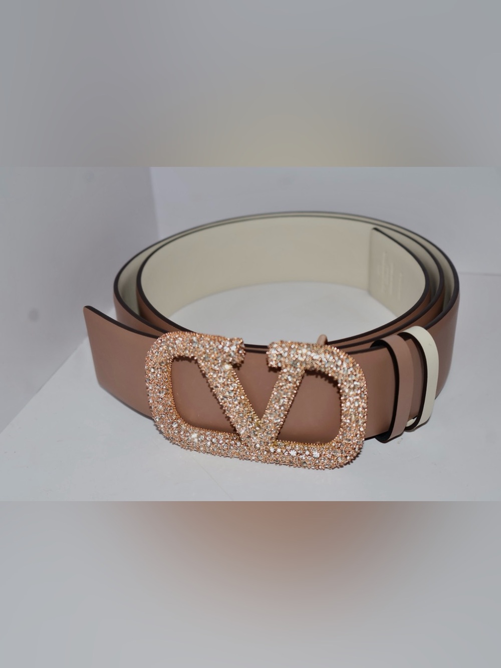 Crystal V-Logo Rose Gold Buckle Patent Leather Belt